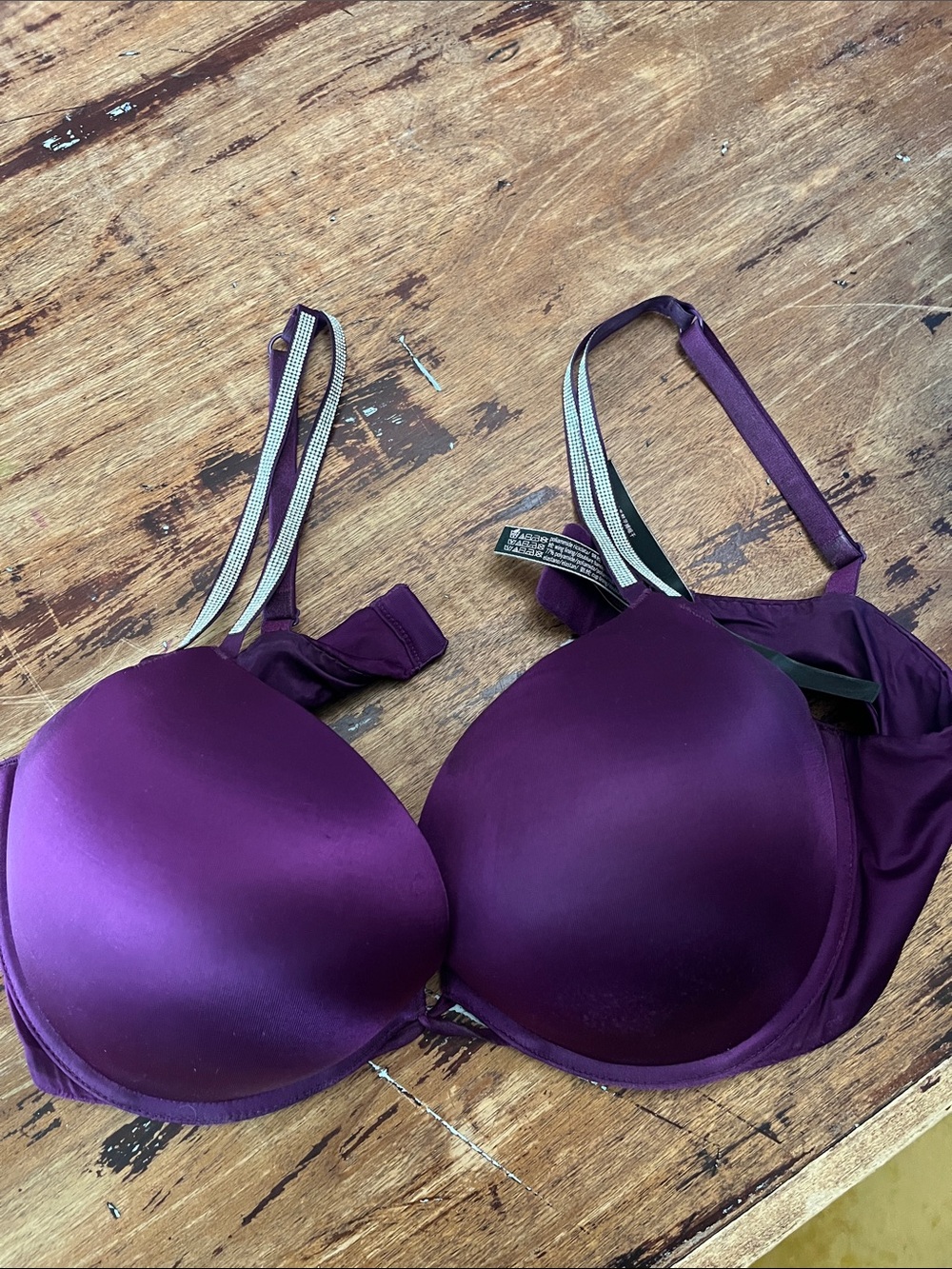 Victoria's Secret Satin Molded Bra in Deep Purple Bombshell Shine Plunge 38C - Picture 2 of 8